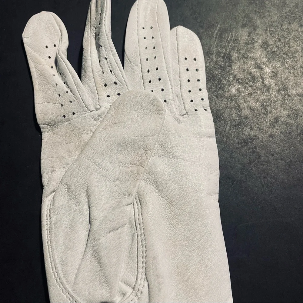 Titleist White Women's Golf Glove